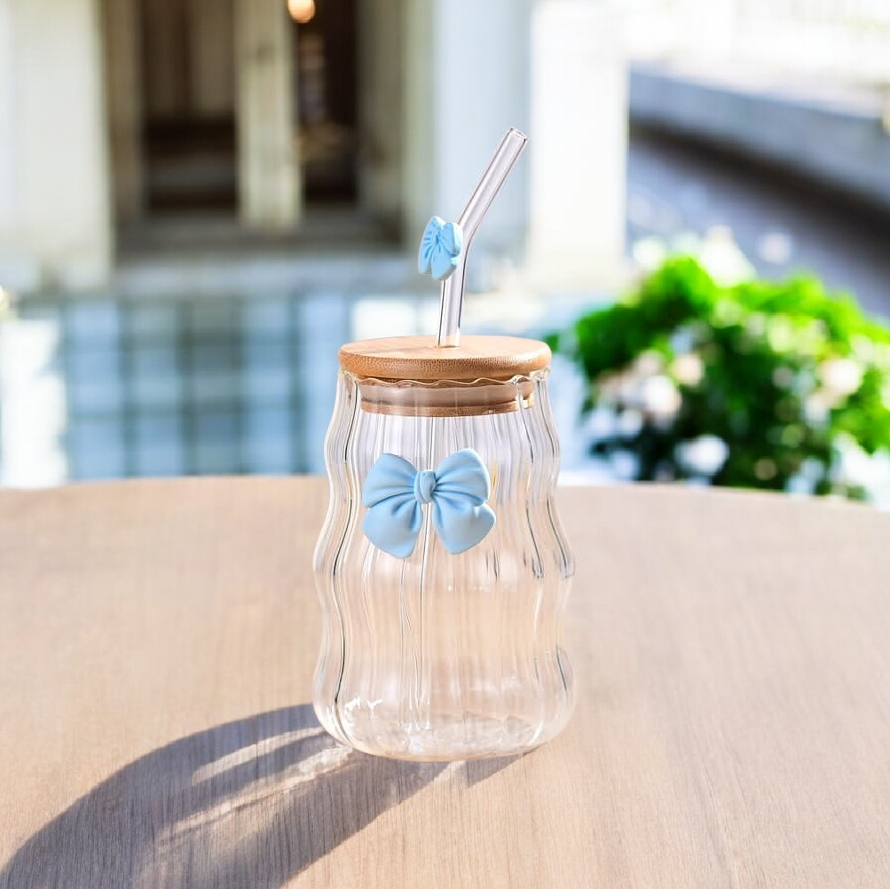 Wave-shaped bow glass sipper